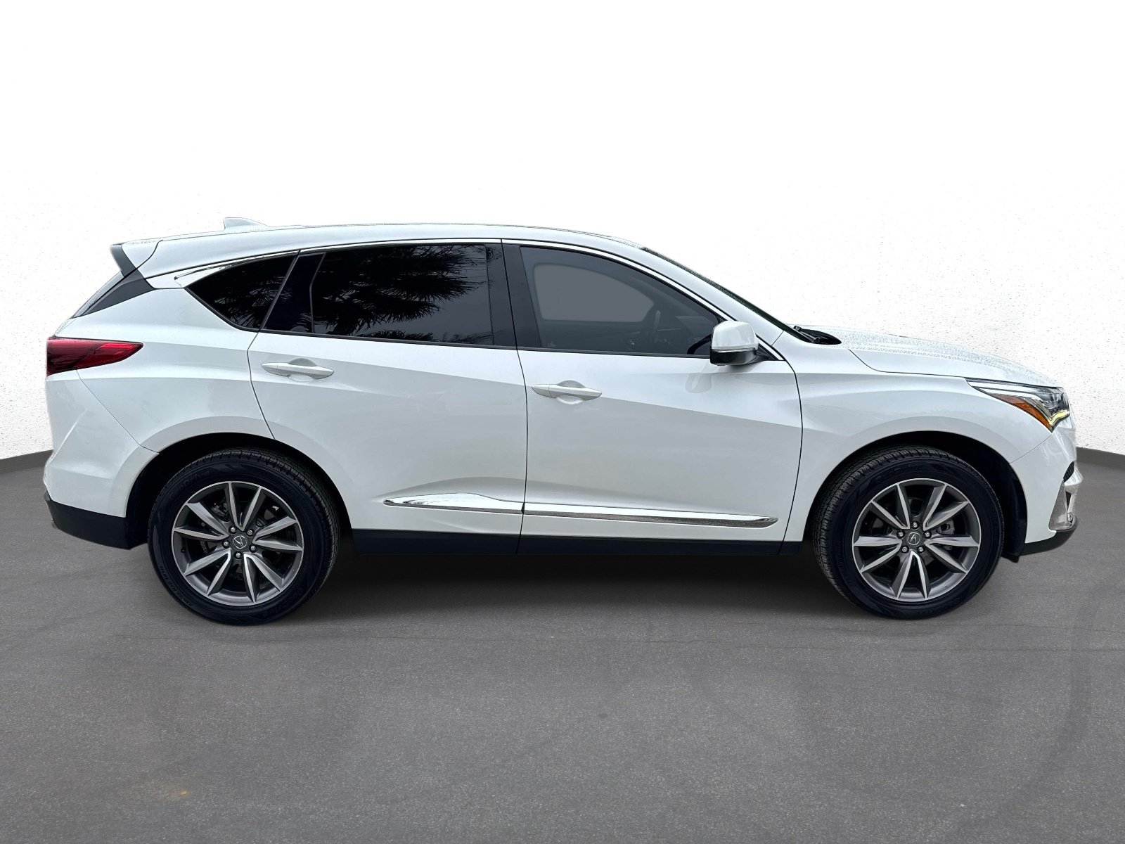 Used 2021 Acura RDX w/ Technology Package FWD image 2