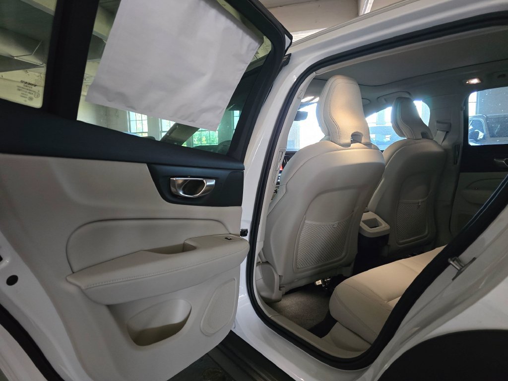 New 2026 Volvo V60 B5 Cross Country Plus AWD/4WD image 15