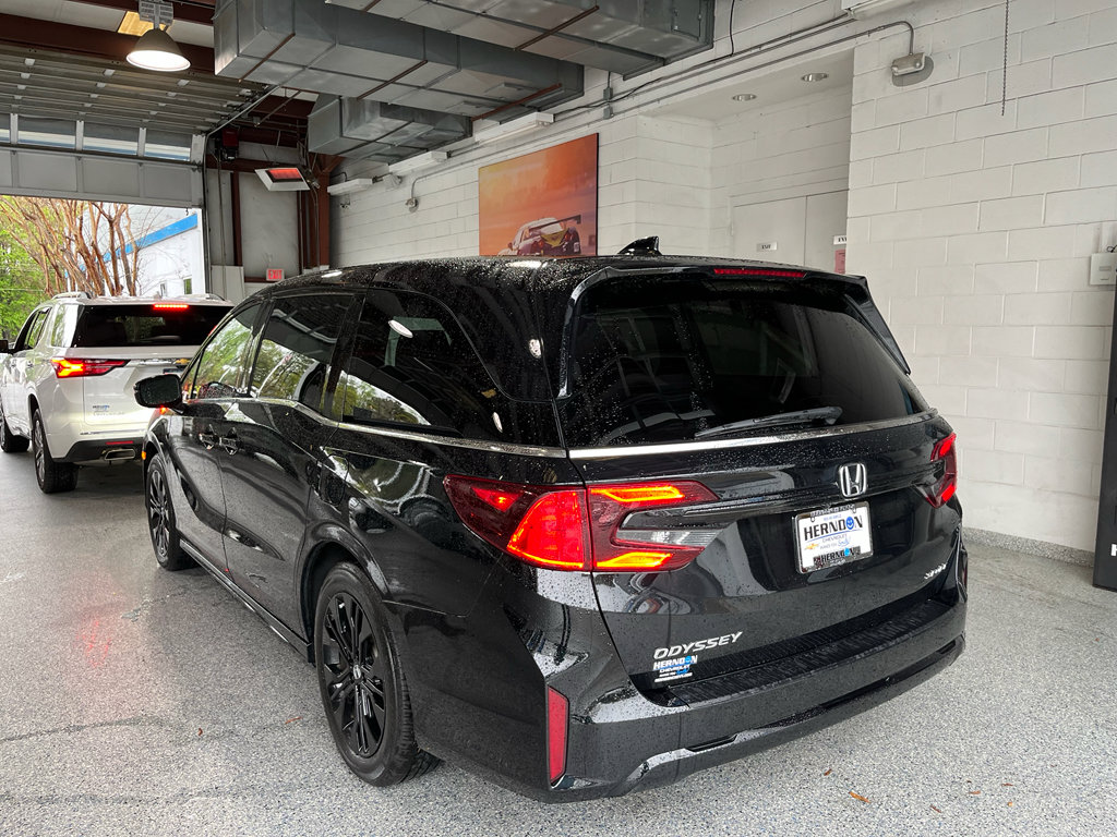 Used 2025 Honda Odyssey Sport-L image 6