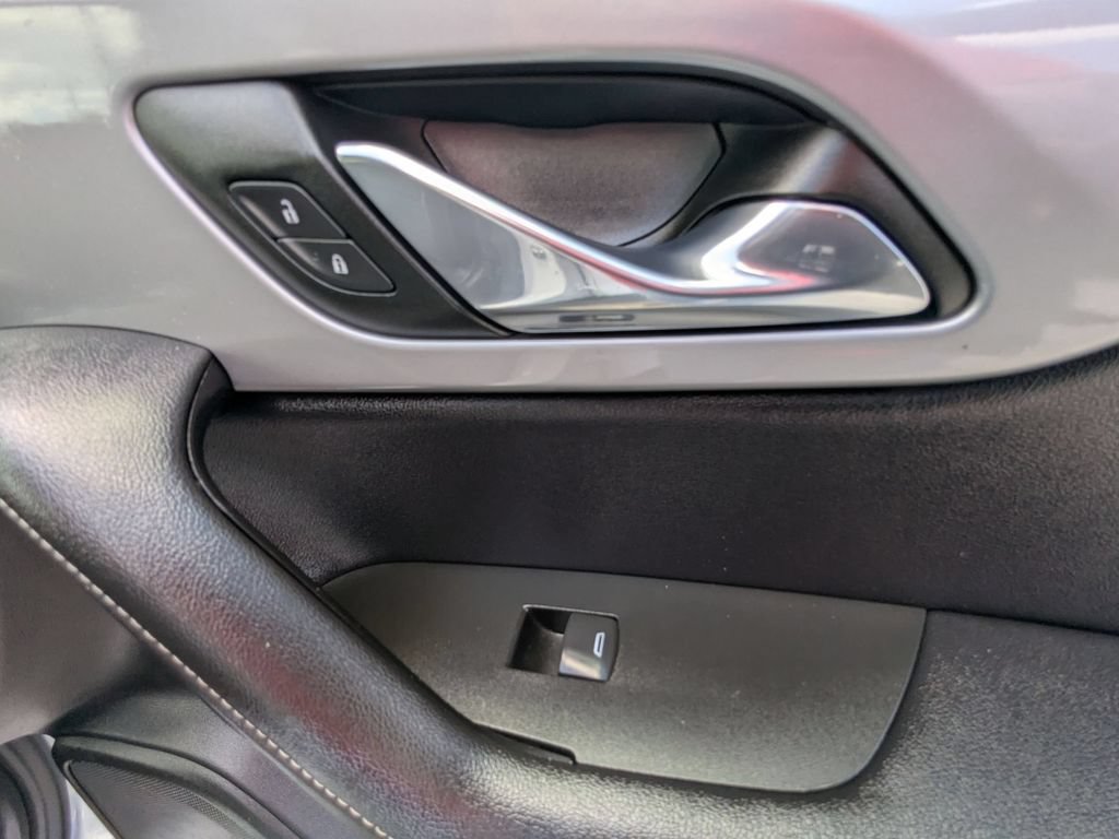 Used 2025 Chevrolet Blazer LT FWD image 35