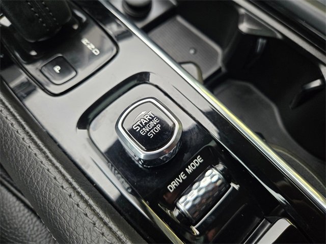 Used 2020 Volvo XC90 T8 Momentum w/ Protection Package image 33