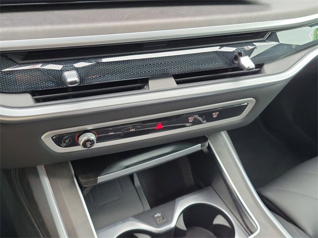 Used 2023 BMW X7 xDrive40i w/ Premium Package image 21