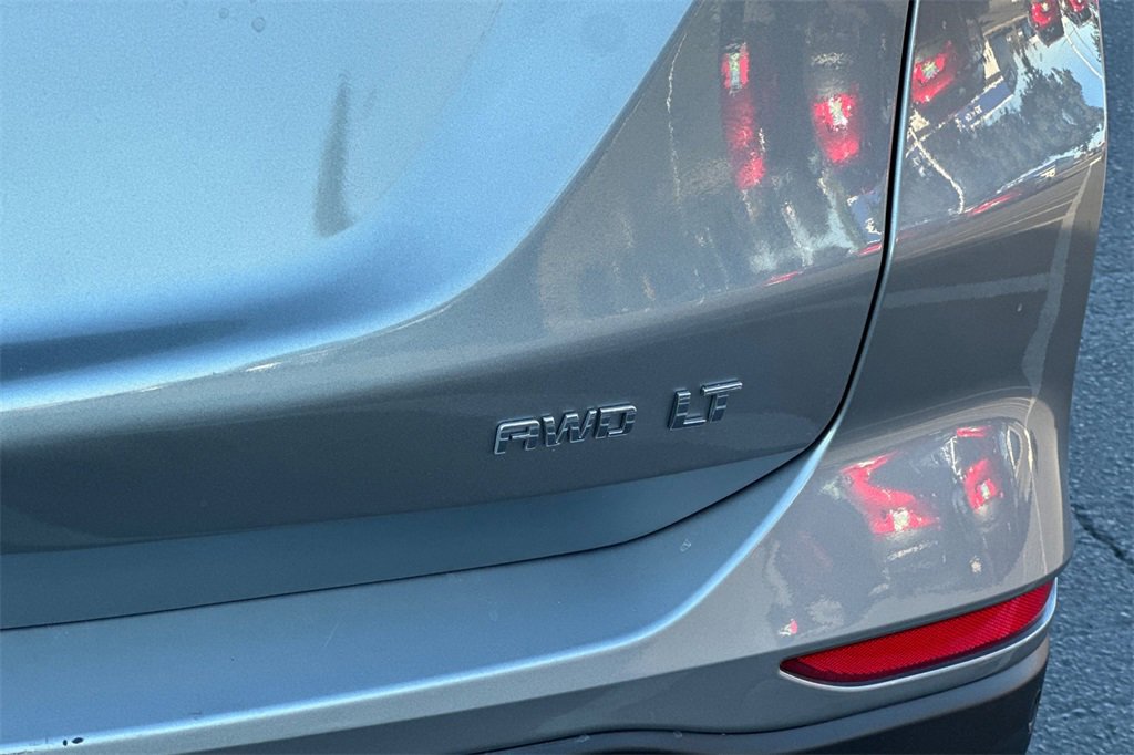 Used 2024 Chevrolet Equinox LT image 32