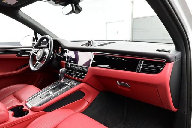 Certified 2021 Porsche Macan S AWD/4WD image 18