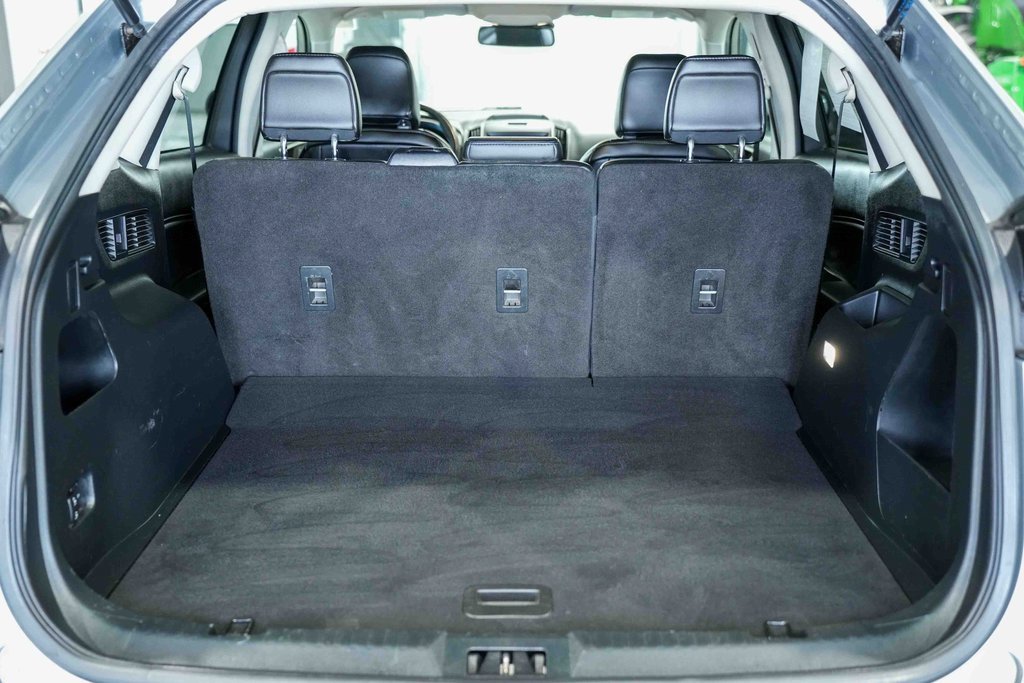 Used 2020 Ford Edge SEL w/ Cold Weather Package image 12