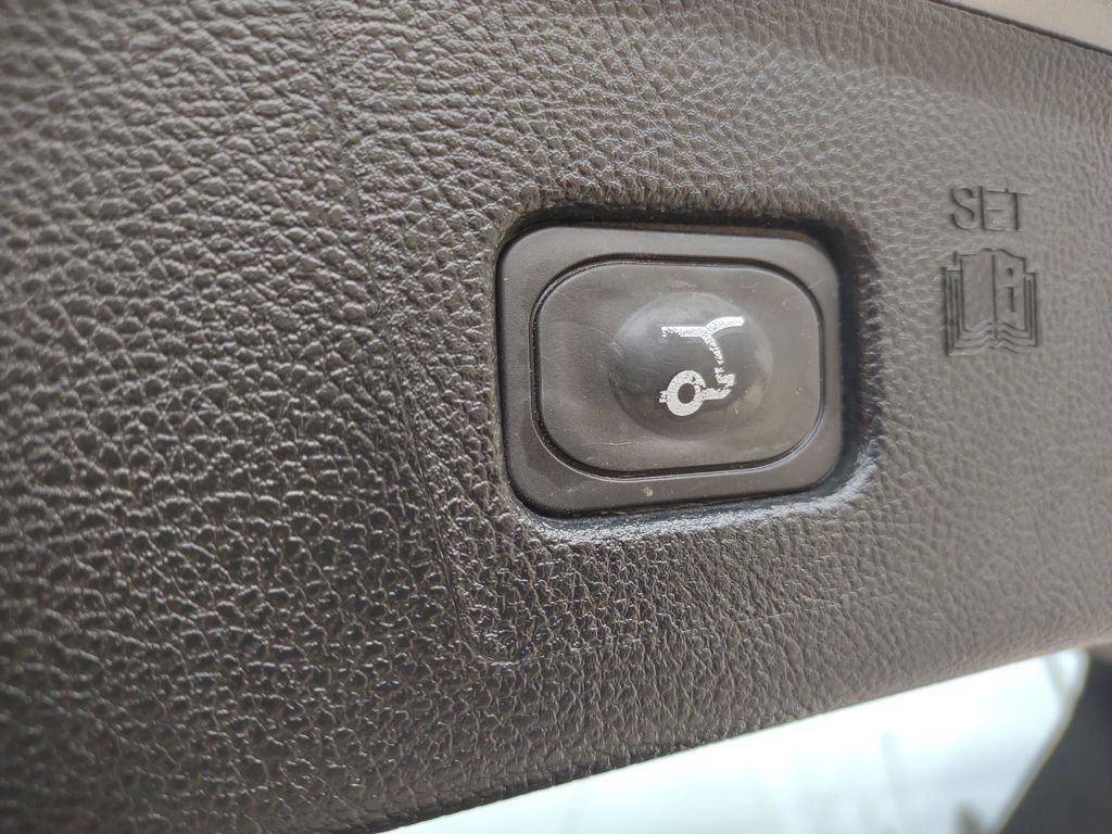 Used 2022 Ford Edge SEL w/ Convenience Package image 32