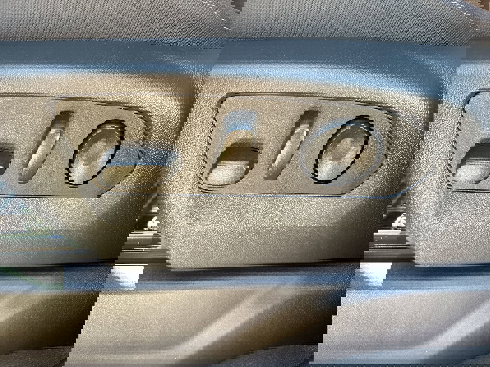 Used 2025 Chevrolet Silverado 1500 Custom image 12