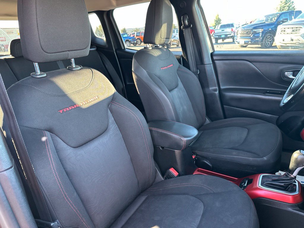 Used 2019 Jeep Renegade Trailhawk w/ Cold Weather Group II AWD/4WD image 23