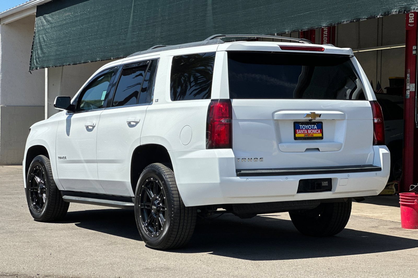 Used 2015 Chevrolet Tahoe LS RWD image 6