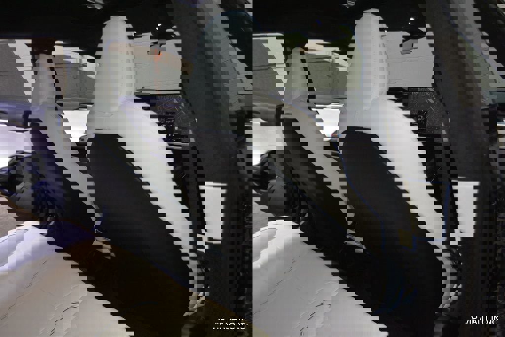 Used 2021 Tesla Model S Plaid image 19