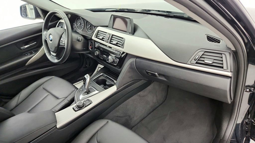 Used 2016 BMW 320i 4dr Sdn 320i with Driving Assi image 25