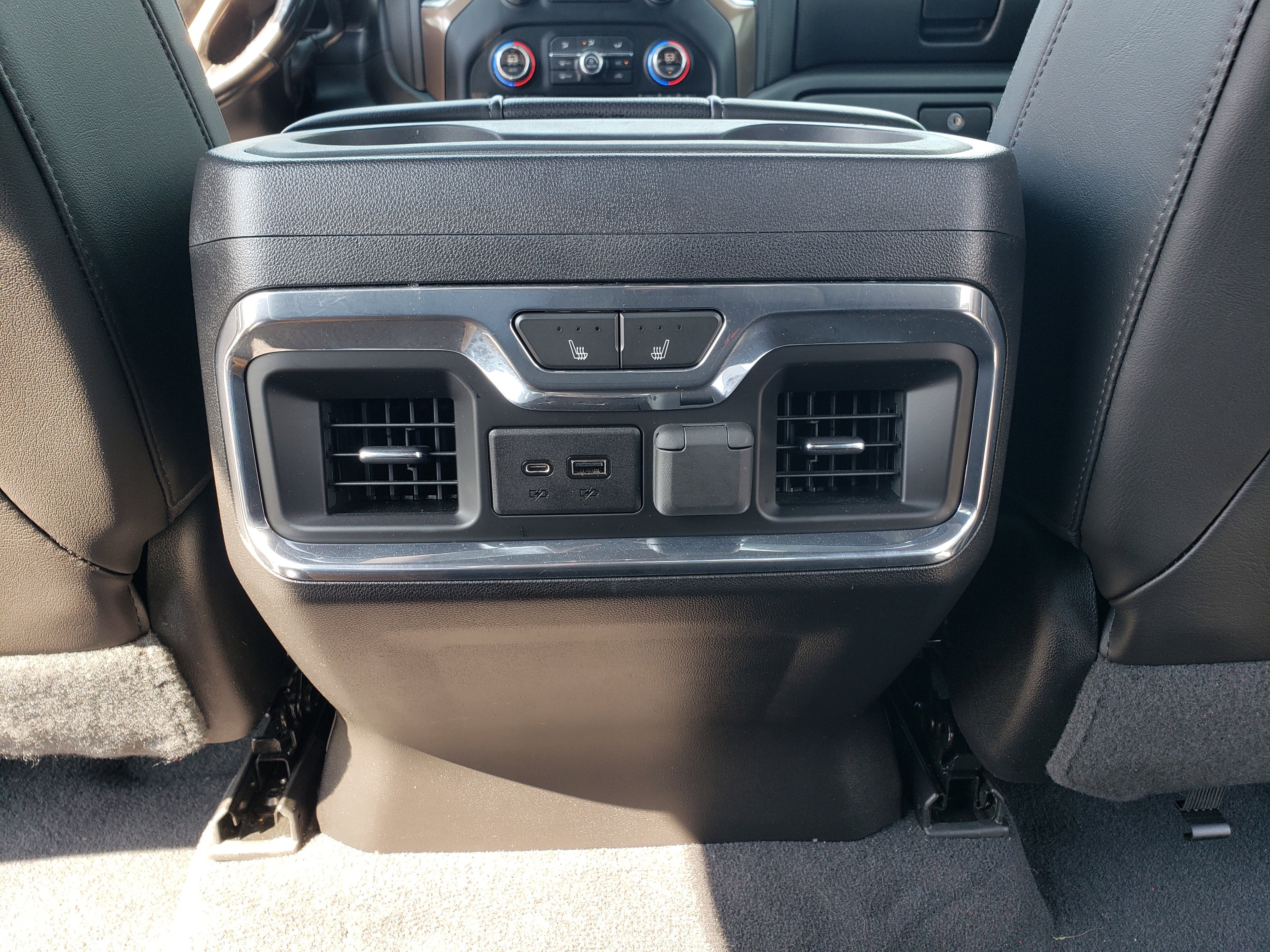 Used 2019 Chevrolet Silverado 1500 High Country w/ Technology Package image 34