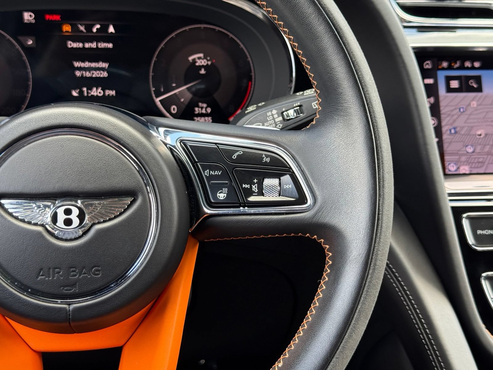 Used 2023 Bentley Bentayga AWD/4WD image 50