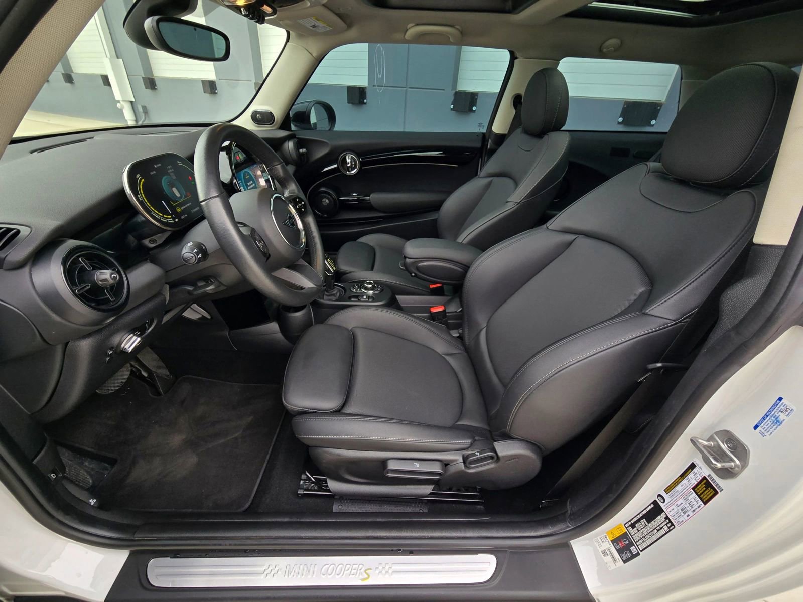 Used 2024 MINI Cooper SE image 14