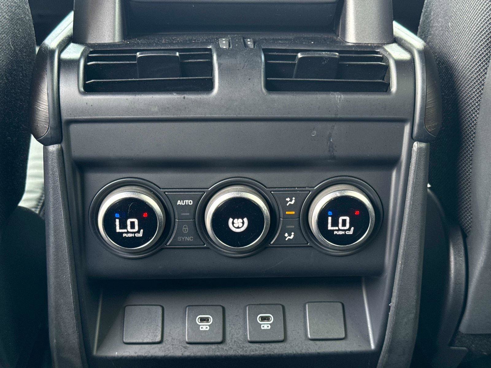 Used 2024 Land Rover Defender 110 X AWD/4WD image 16