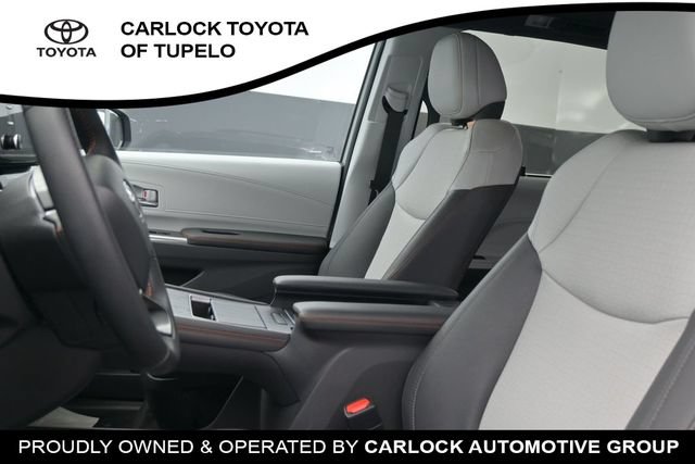 Used 2024 Toyota Sienna XSE FWD image 26
