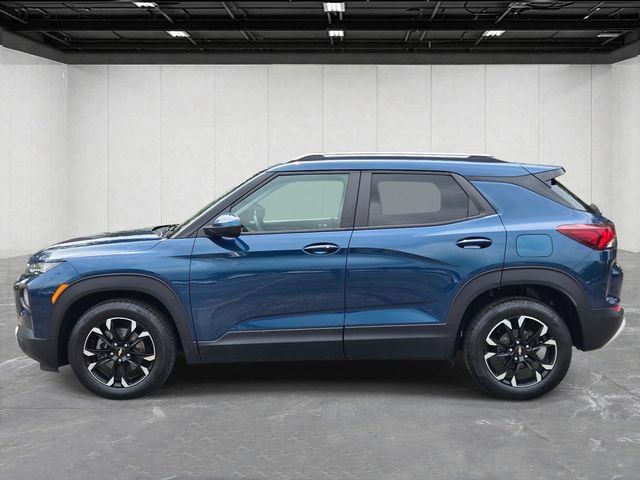 Used 2021 Chevrolet TrailBlazer LT w/ Convenience Package FWD image 2