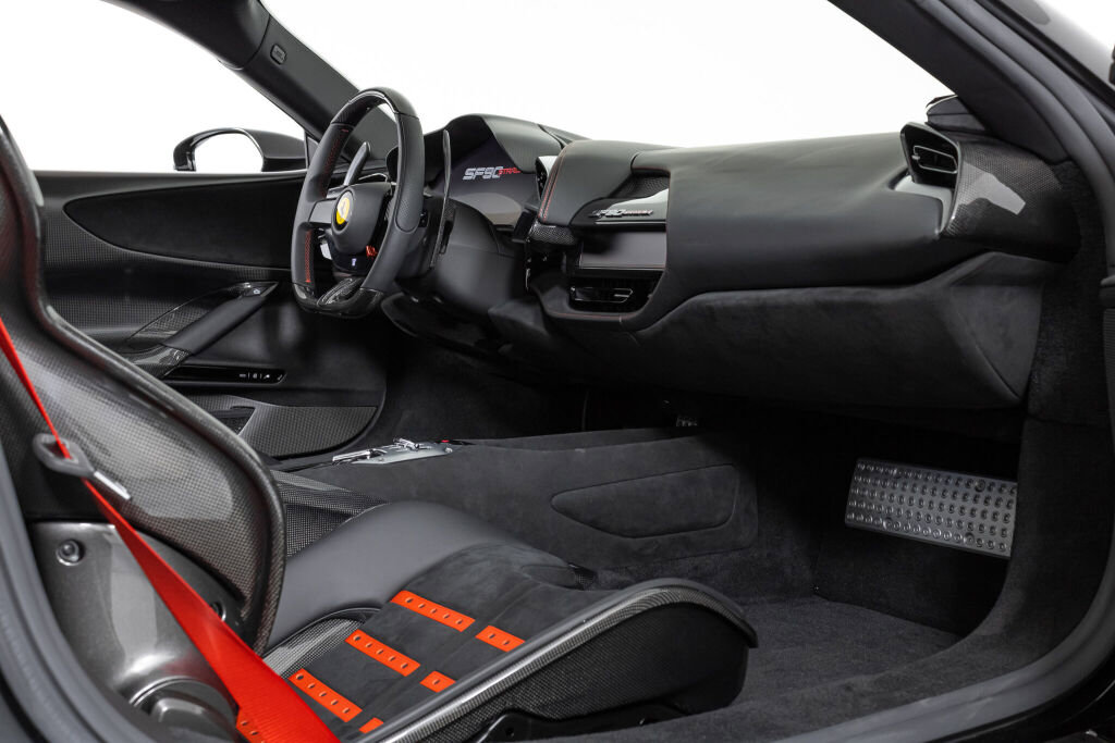 Used 2022 Ferrari SF90 Stradale image 38