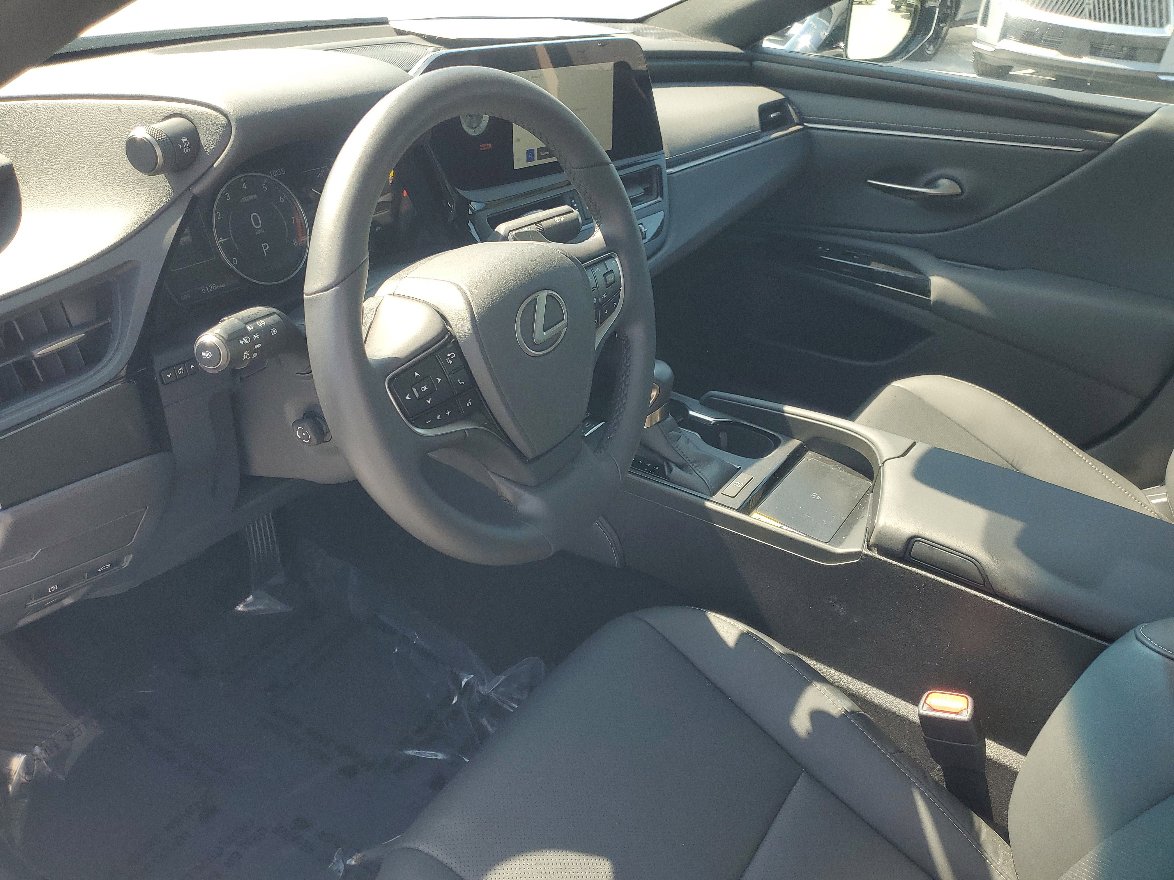 Used 2025 Lexus ES 350 w/ Premium Package FWD image 17