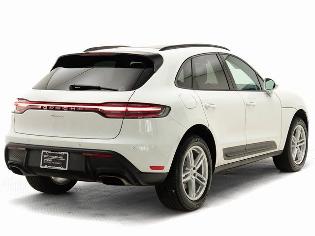Certified 2025 Porsche Macan image 36