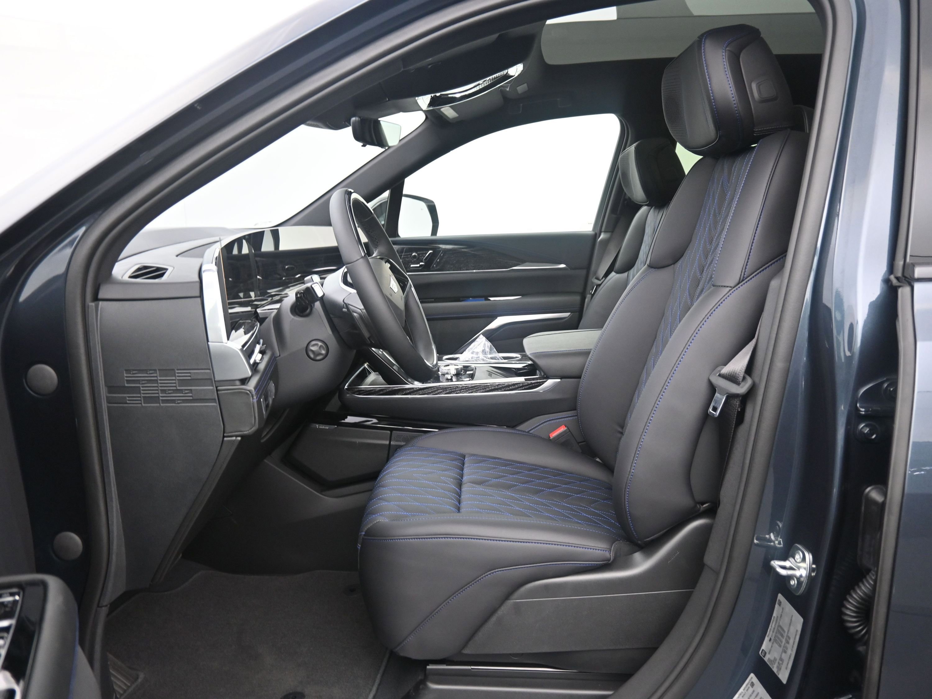 New 2026 Cadillac Escalade IQ Luxury 1 w/ LPO, Floor Liner Package image 11