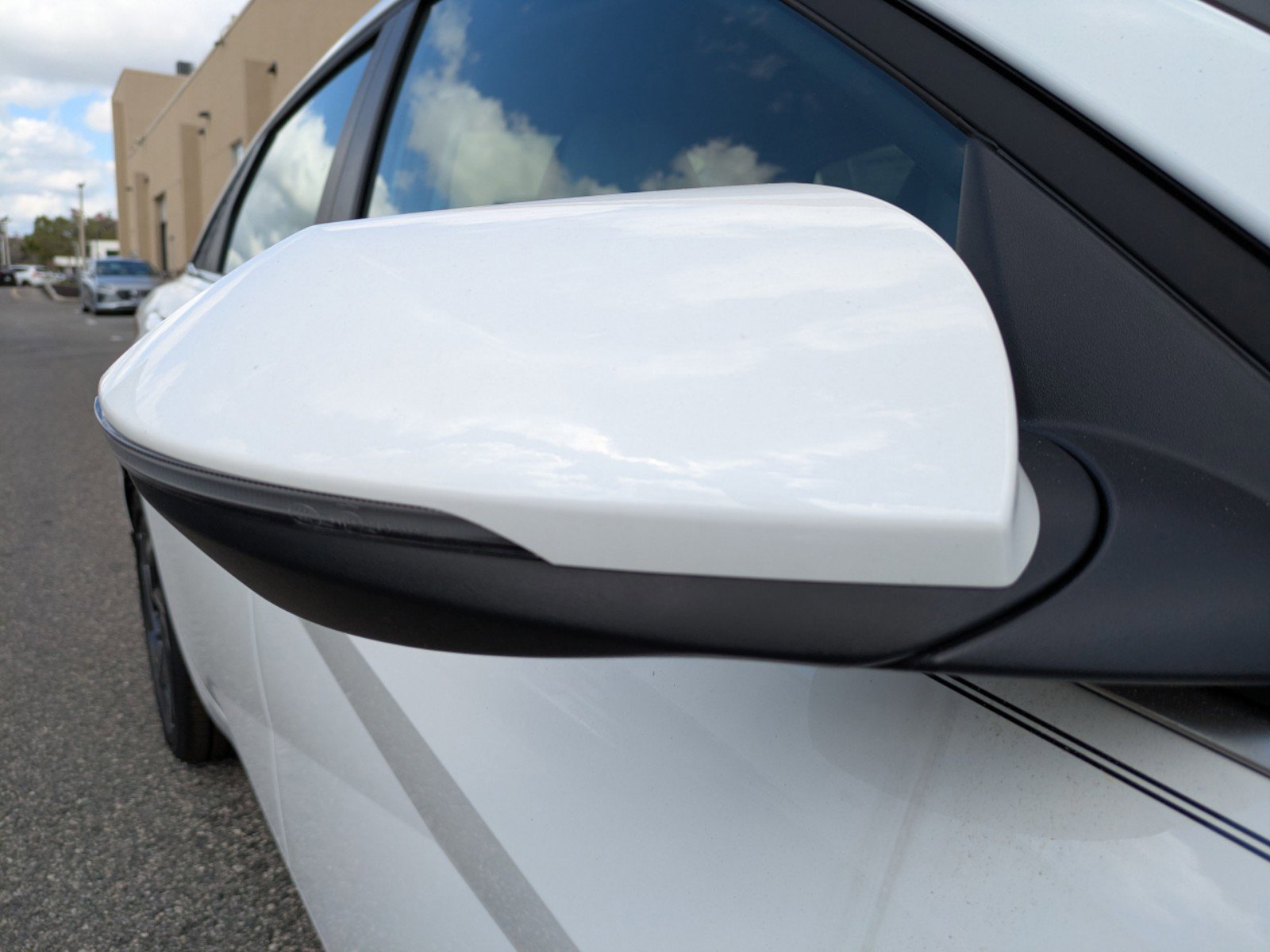 Used 2025 Hyundai Elantra Limited image 12