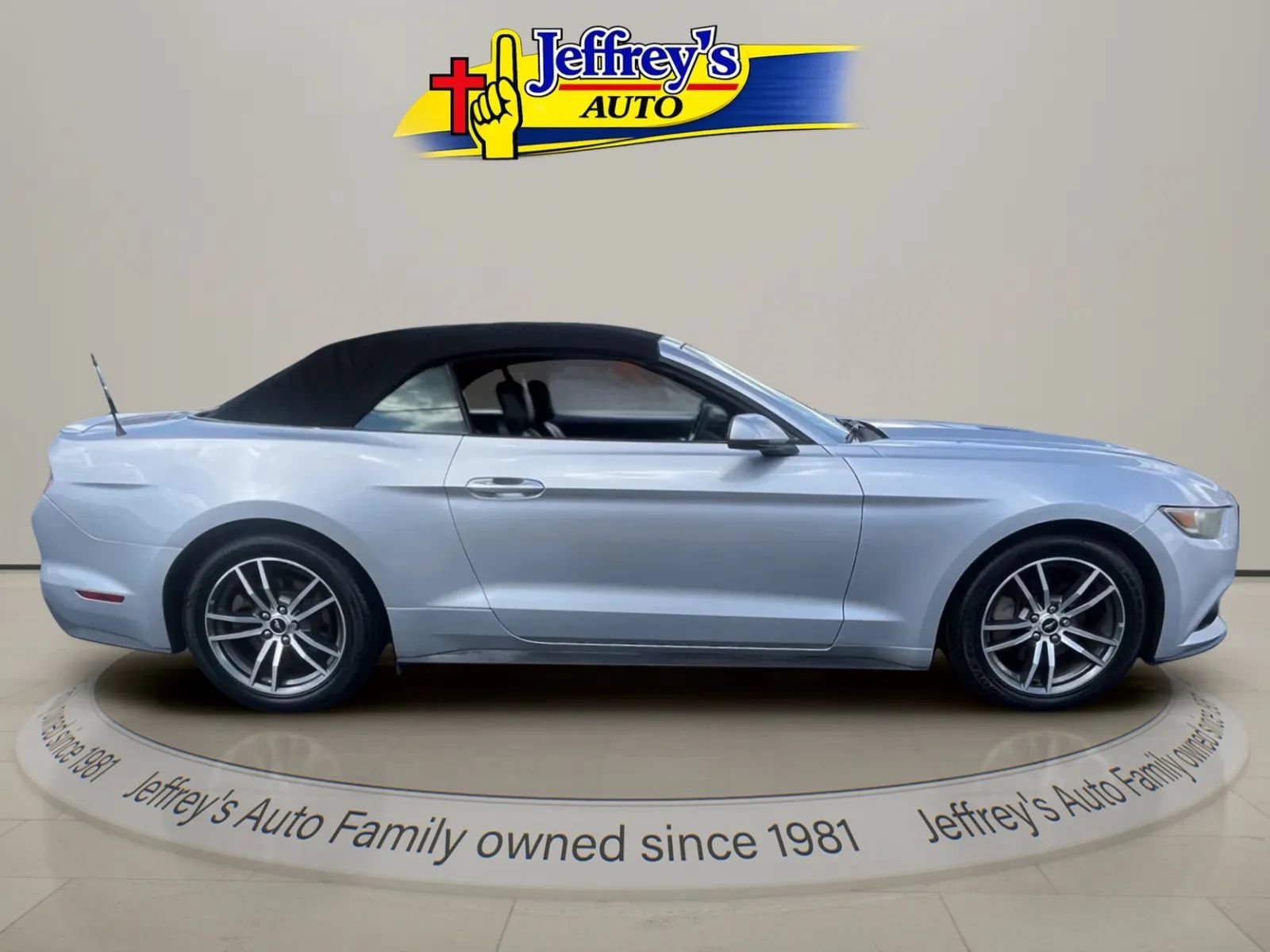 Used 2016 Ford Mustang Premium RWD image 7