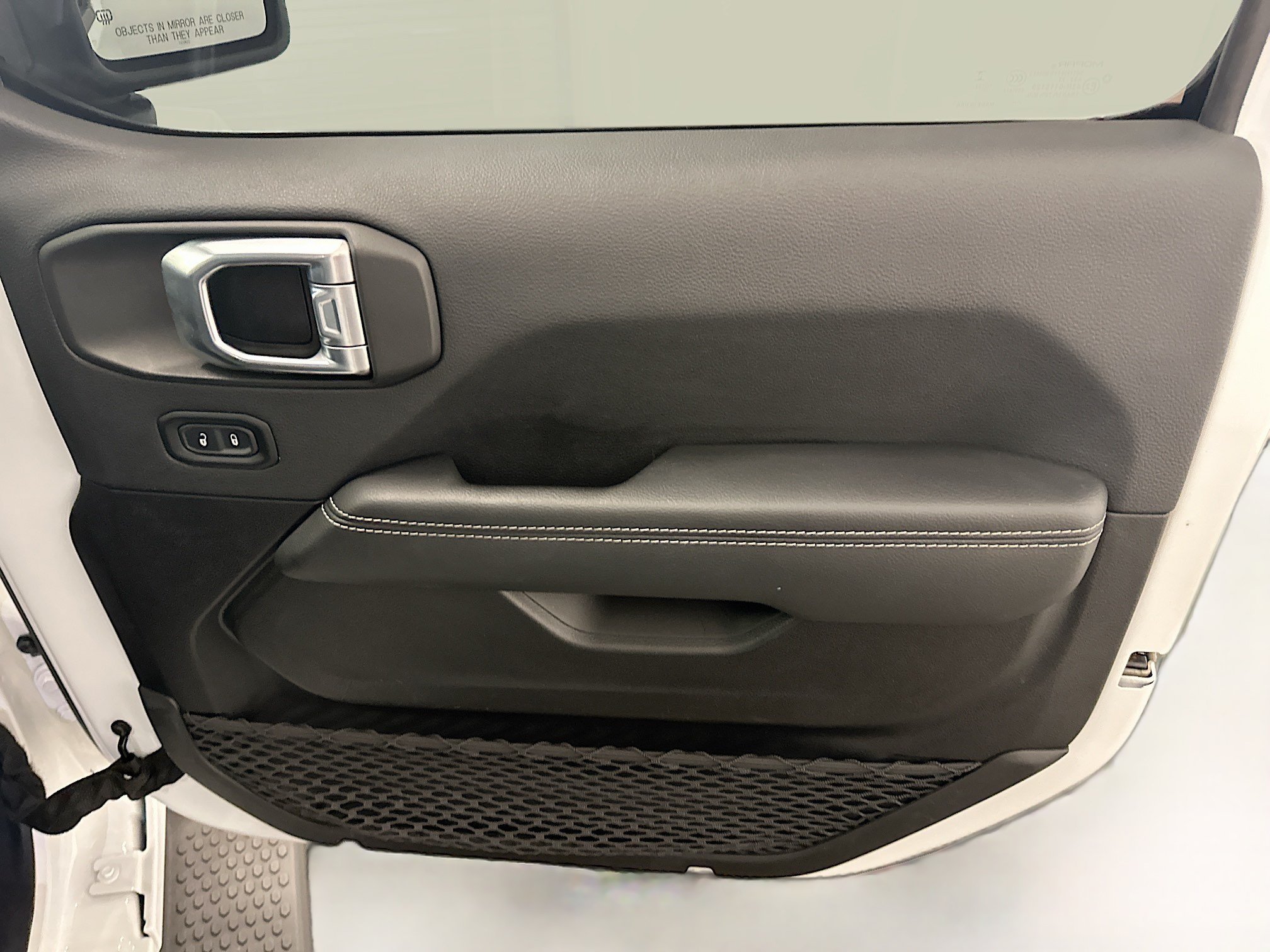 Used 2023 Jeep Wrangler Unlimited Sahara AWD/4WD image 33