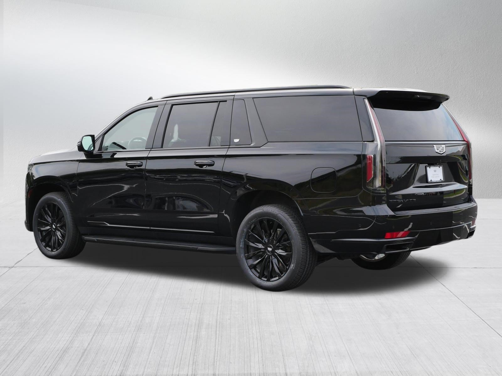 Certified 2023 Cadillac Escalade ESV Premium Luxury w/ Performance Package AWD/4WD image 4