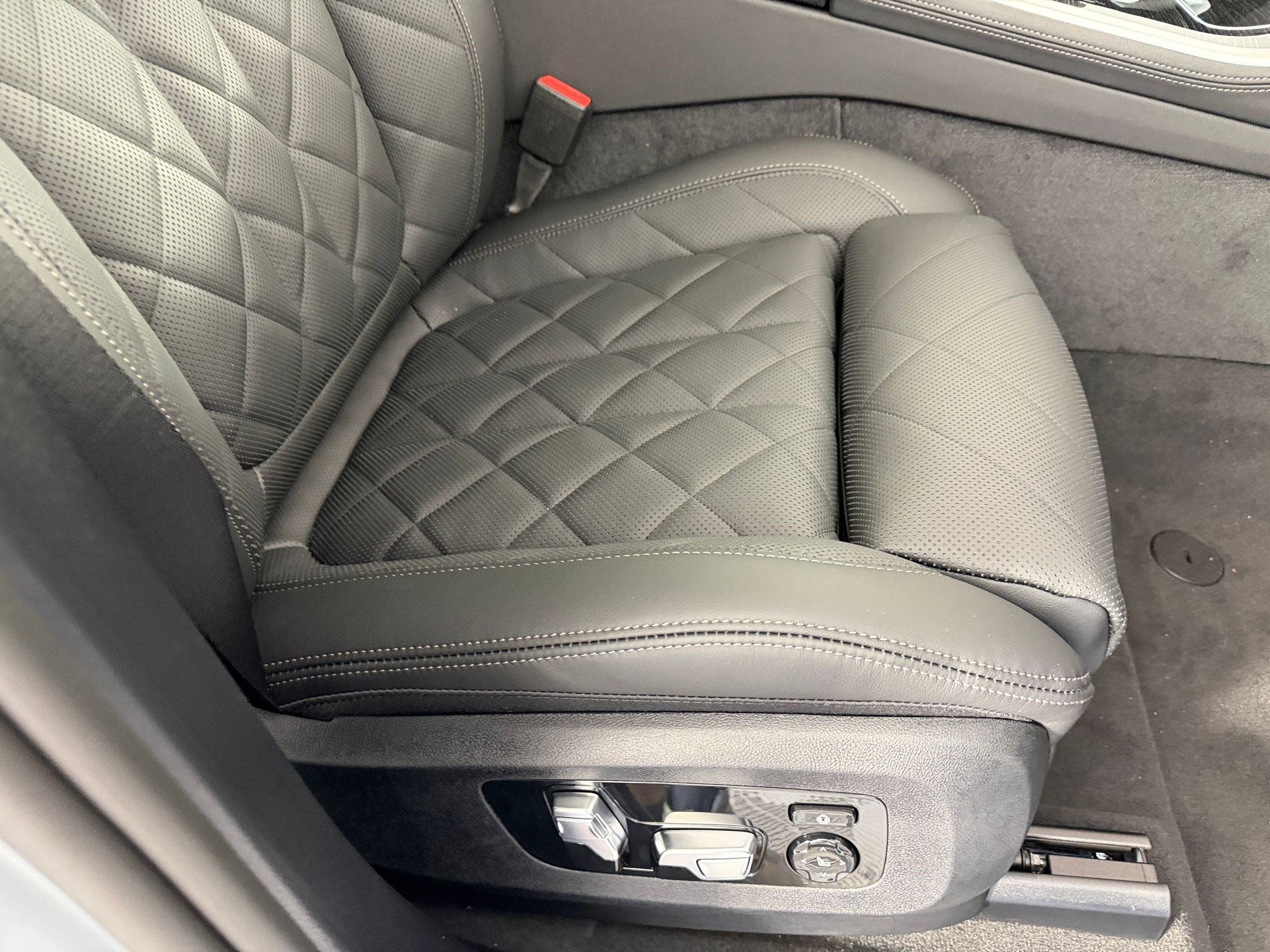 New 2026 BMW X5 sDrive40i w/ M Sport Package image 34