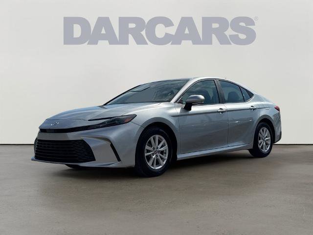 Used 2025 Toyota Camry LE image 3