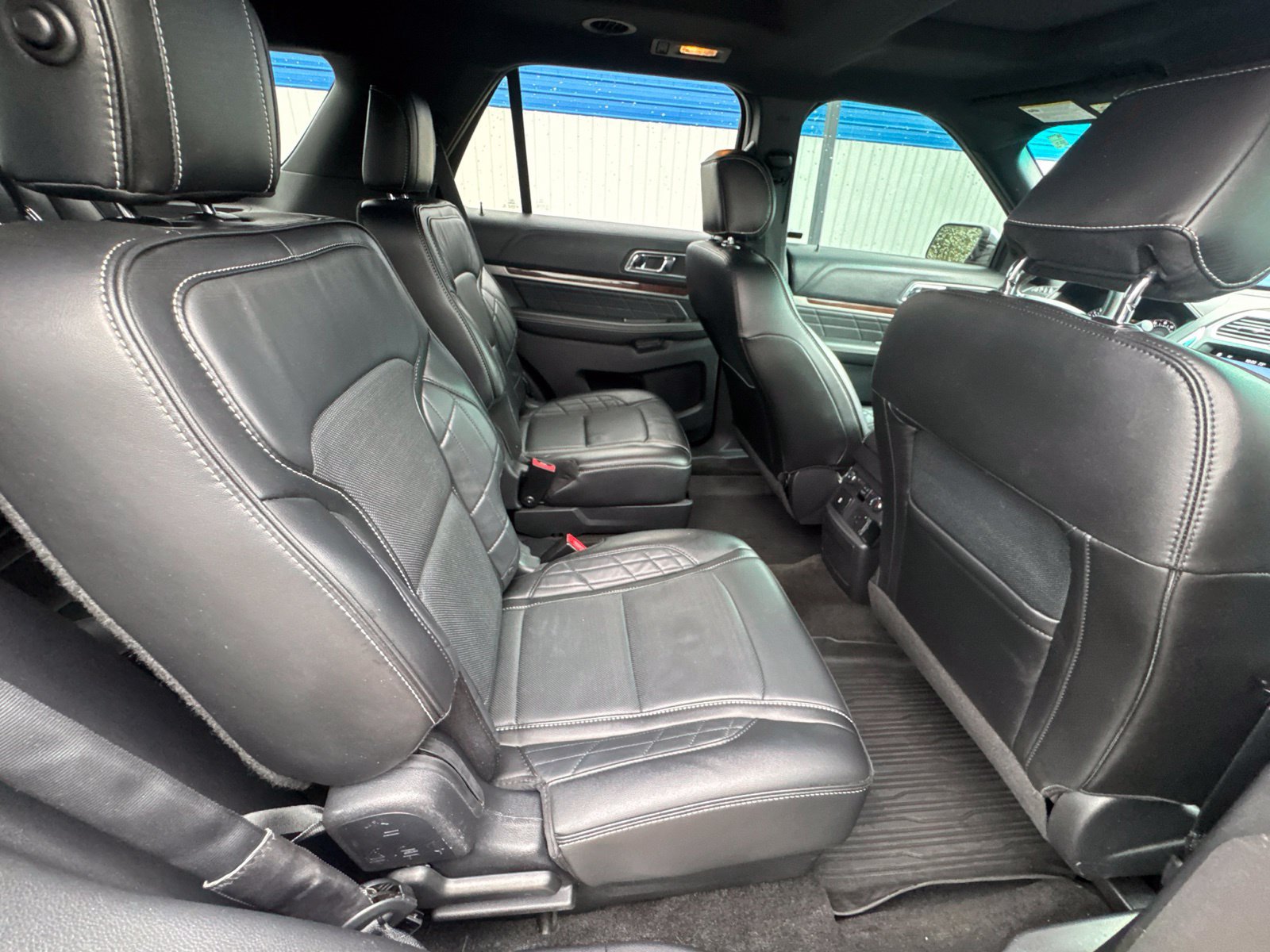 Used 2017 Ford Explorer Platinum AWD/4WD image 19