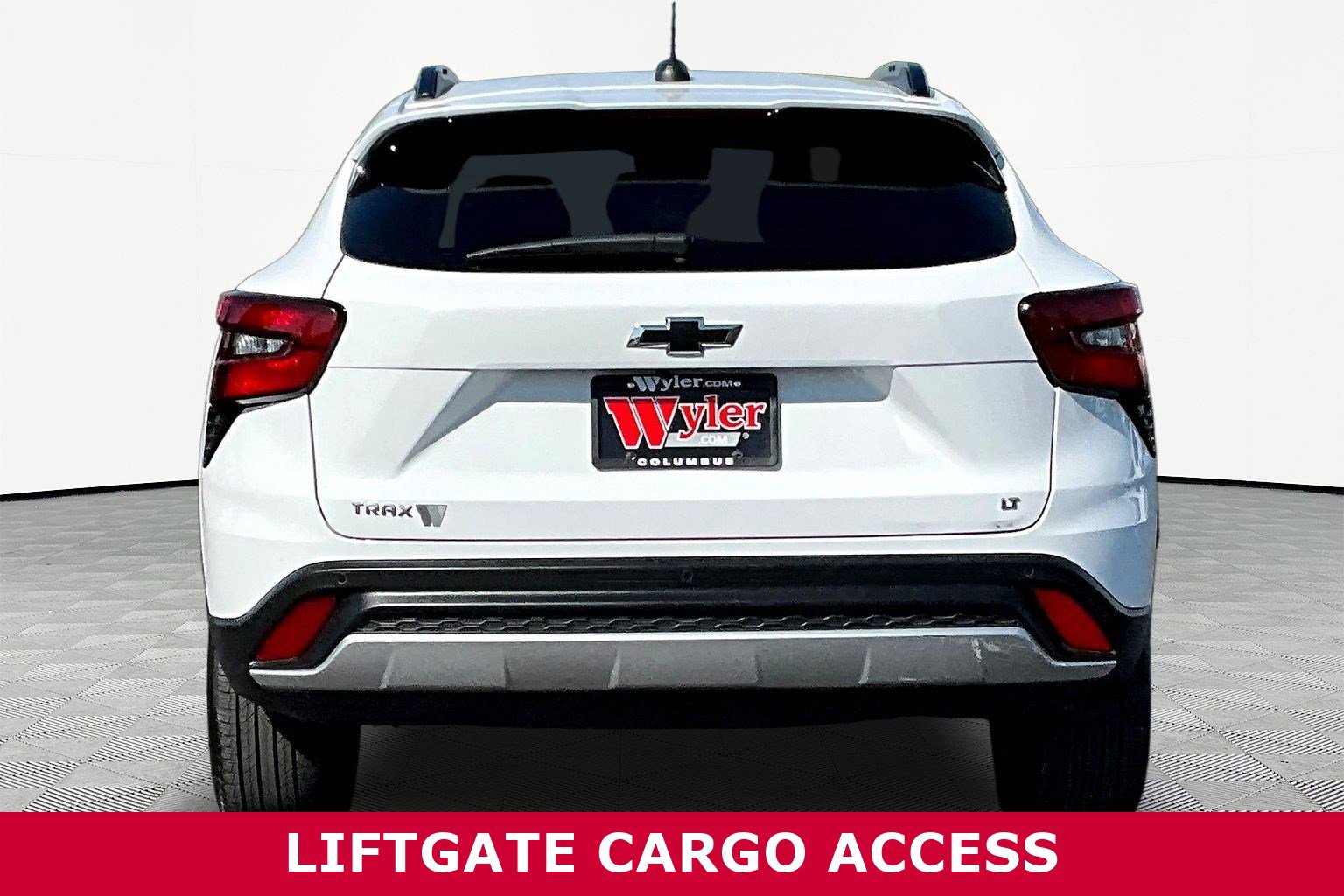 Used 2025 Chevrolet Trax LT w/ Driver Confidence Package image 5