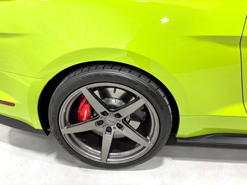 Used 2020 Ford Mustang Shelby GT500 w/ Carbon Fiber Track Pack image 13