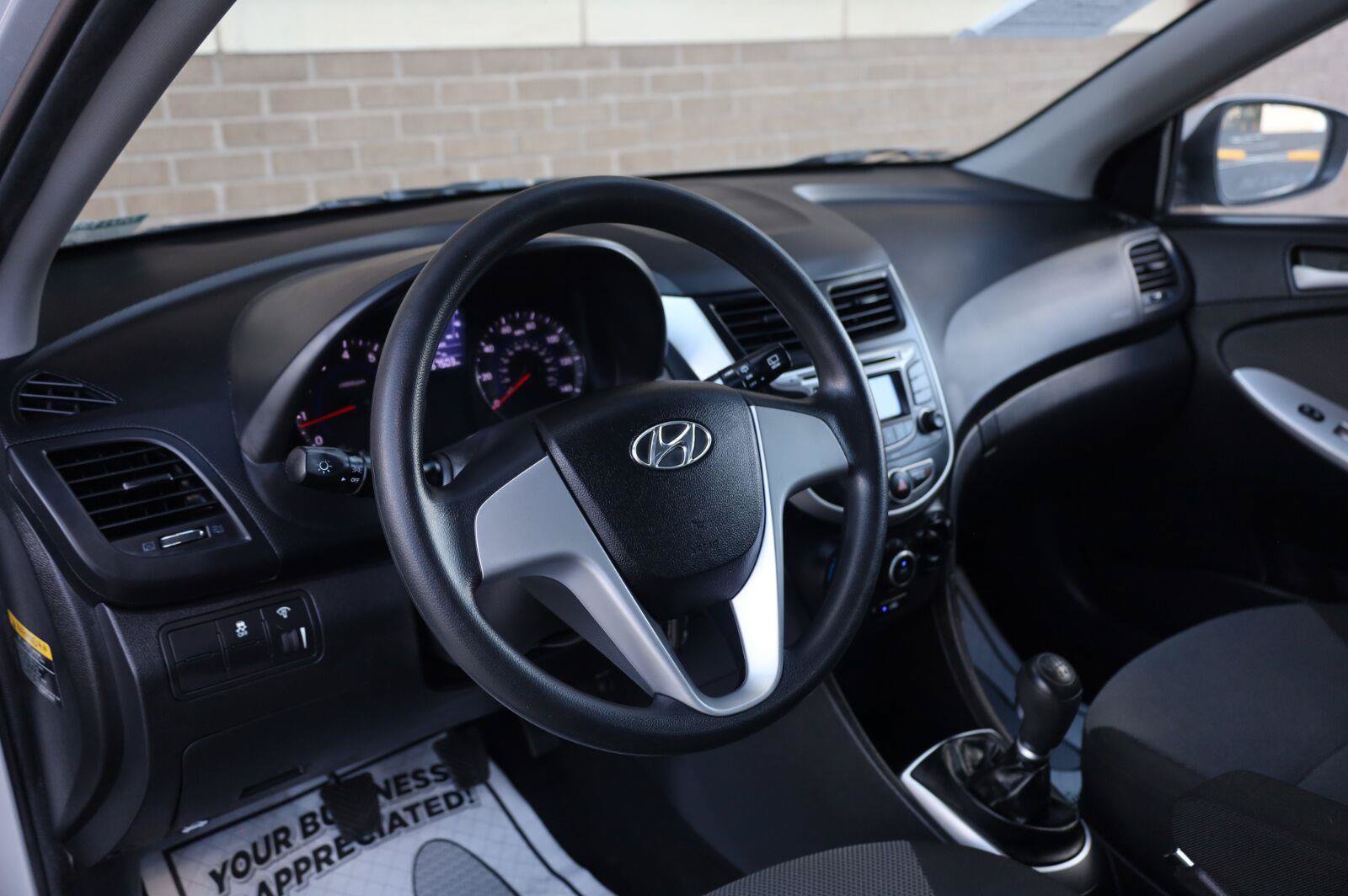 Used 2013 Hyundai Accent GS FWD image 16