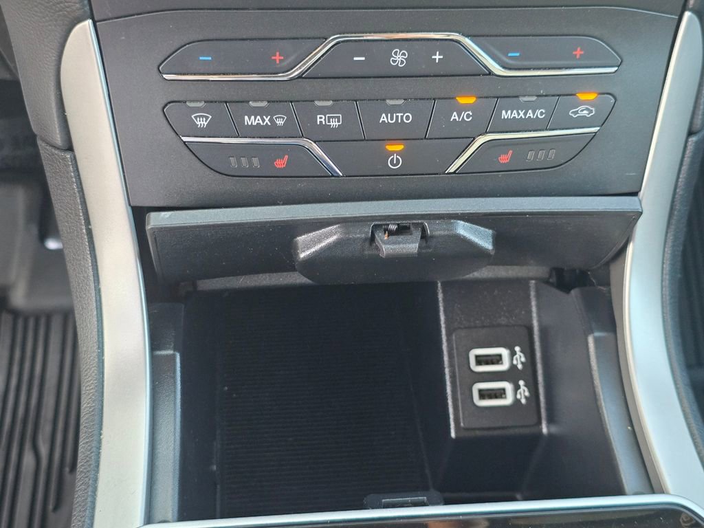 Used 2020 Ford Edge SEL AWD/4WD image 30