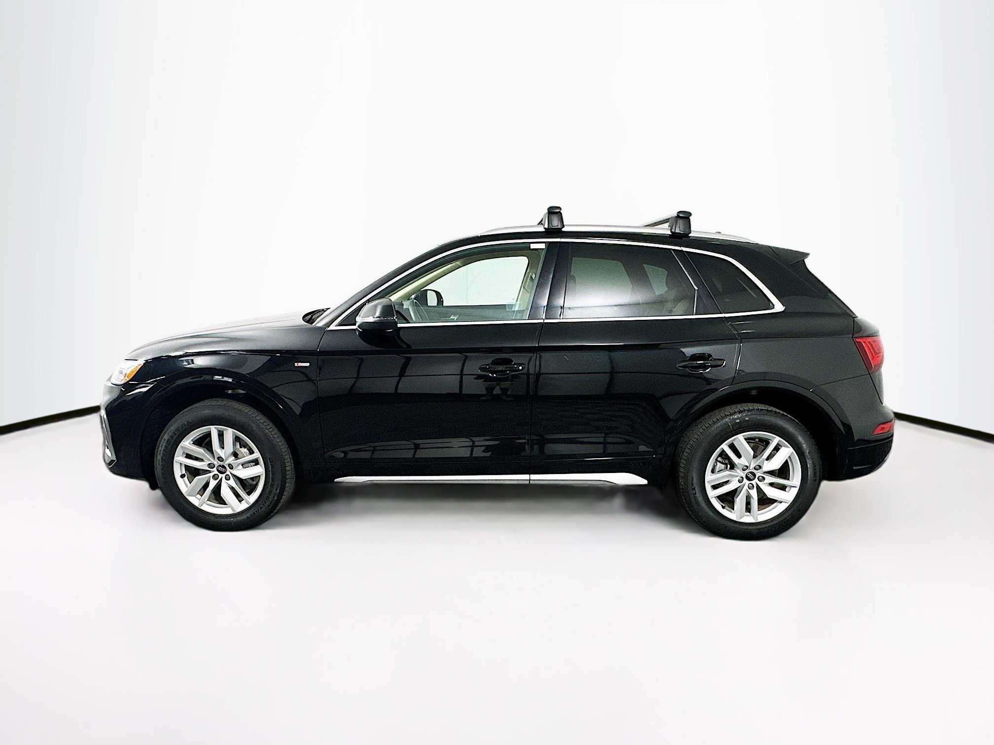 Used 2023 Audi Q5 2.0T Premium w/ Convenience Package AWD/4WD image 4