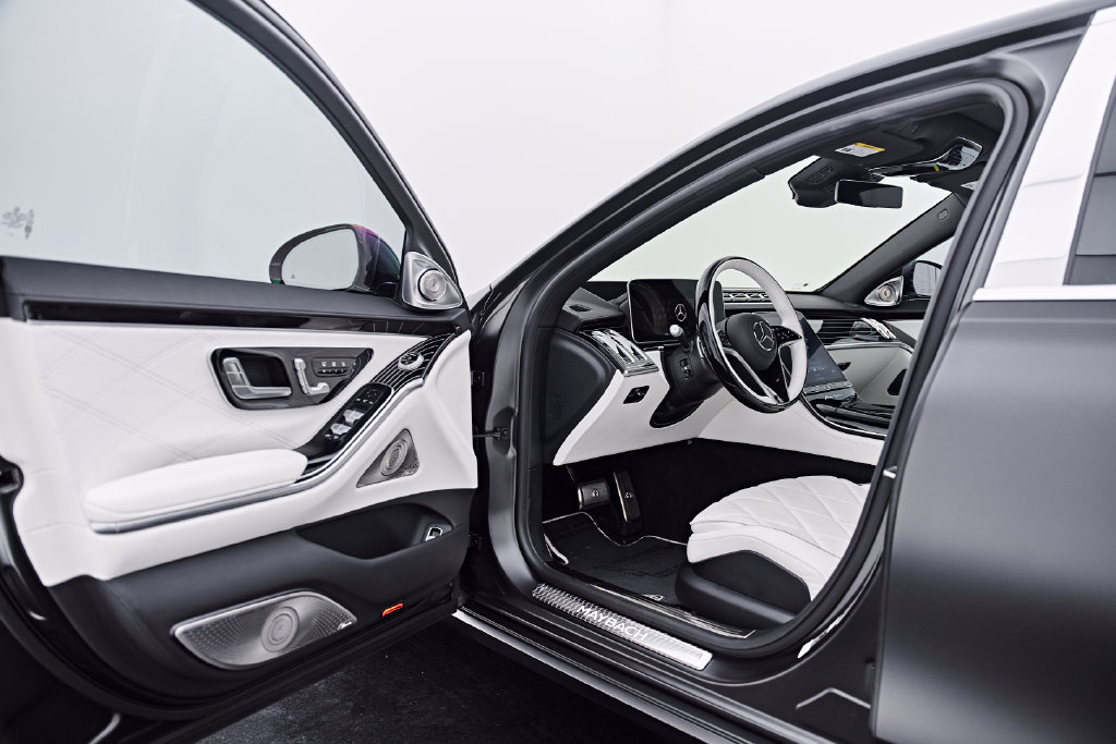 Used 2026 Mercedes-Benz Maybach S 580 4MATIC image 32