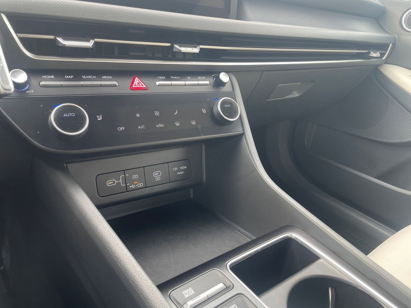 Used 2025 Hyundai Sonata SEL FWD image 40