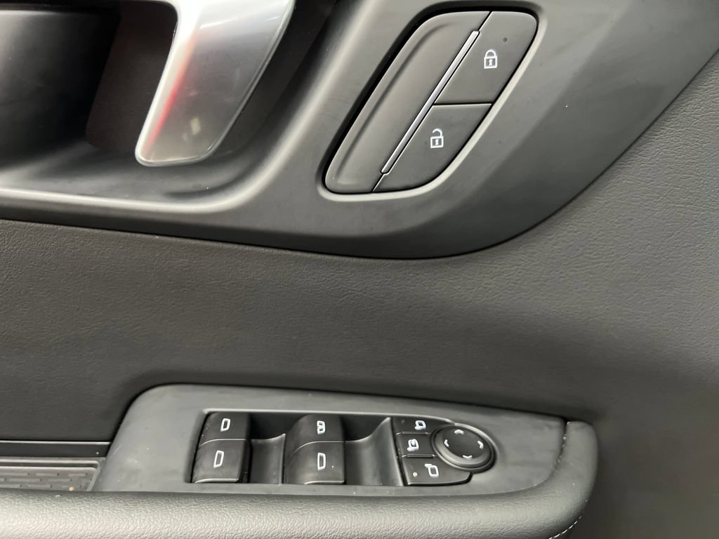 Used 2025 Buick Enclave Preferred AWD/4WD image 15