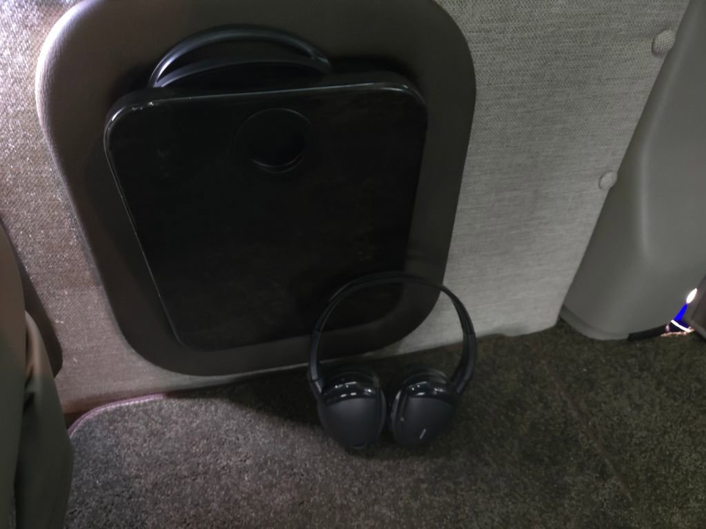 New 2025 GMC Savana 2500 w/ Driver Convenience Package image 9