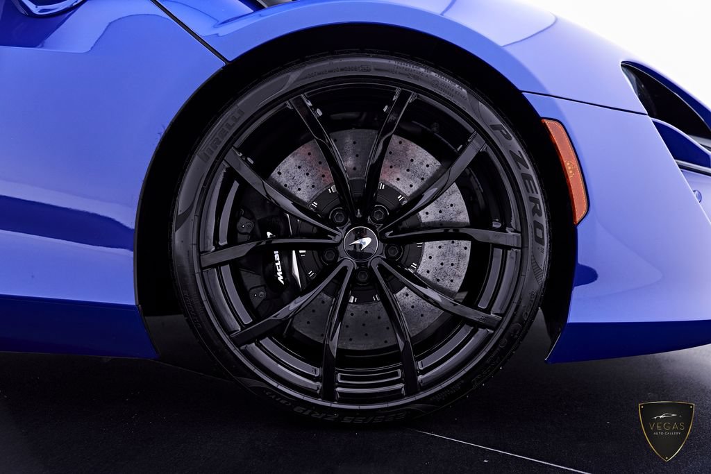 Used 2025 McLaren Artura RWD image 43