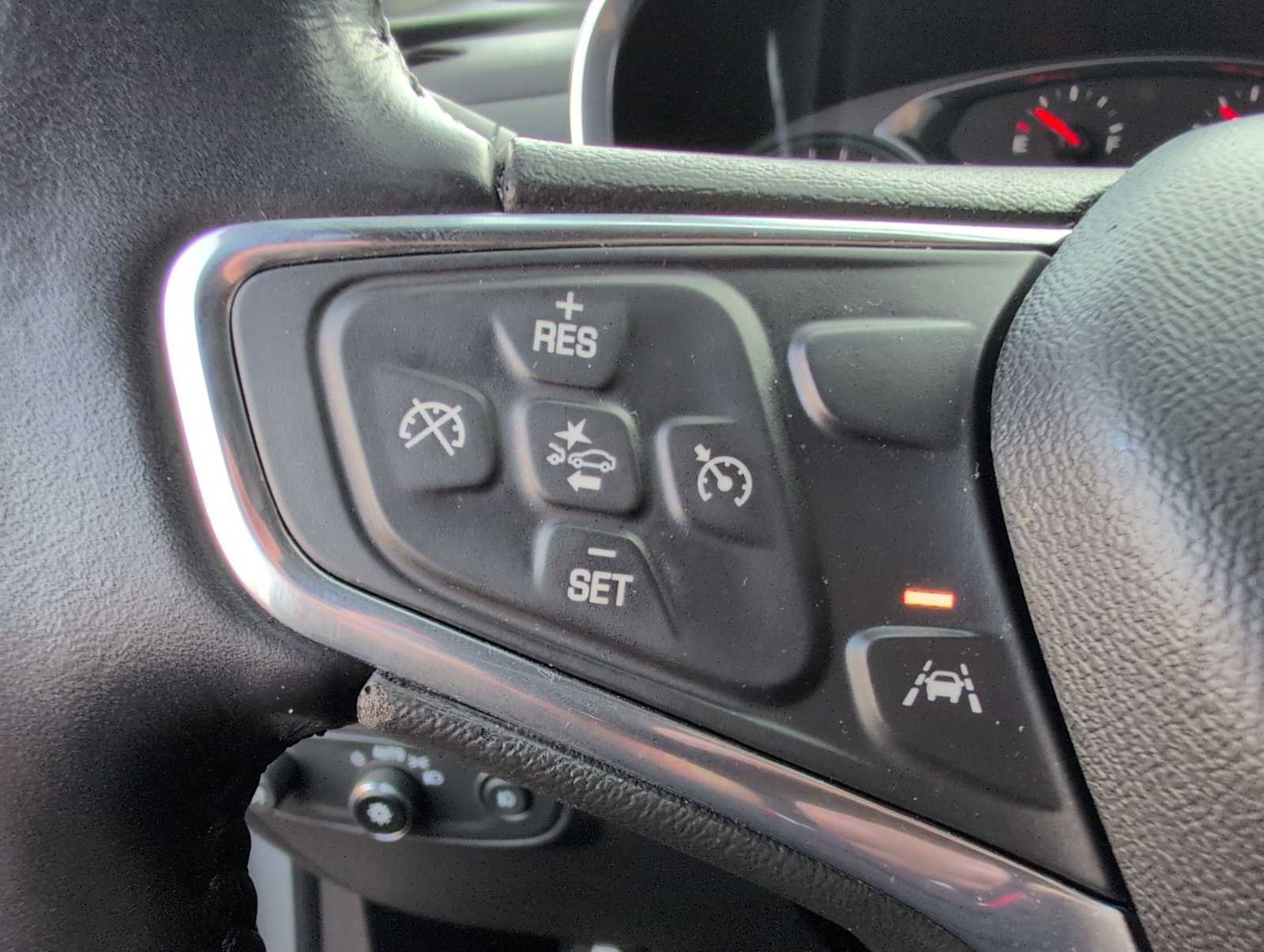 Used 2020 Chevrolet Equinox LT image 24