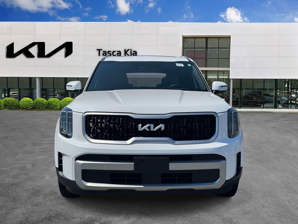 Used 2023 Kia Telluride EX w/ EX Captain's Chair Package image 2