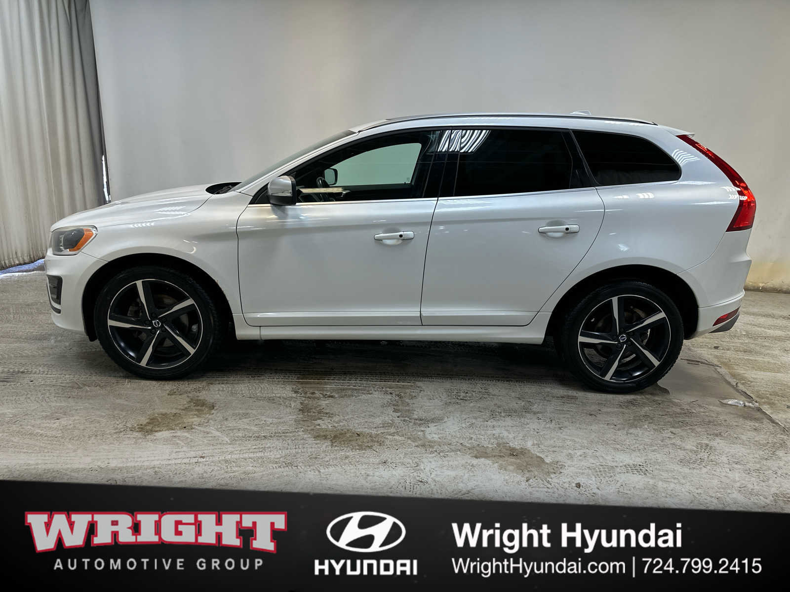 Used 2015 Volvo XC60 T6 R-Design w/ Proximity Package image 7