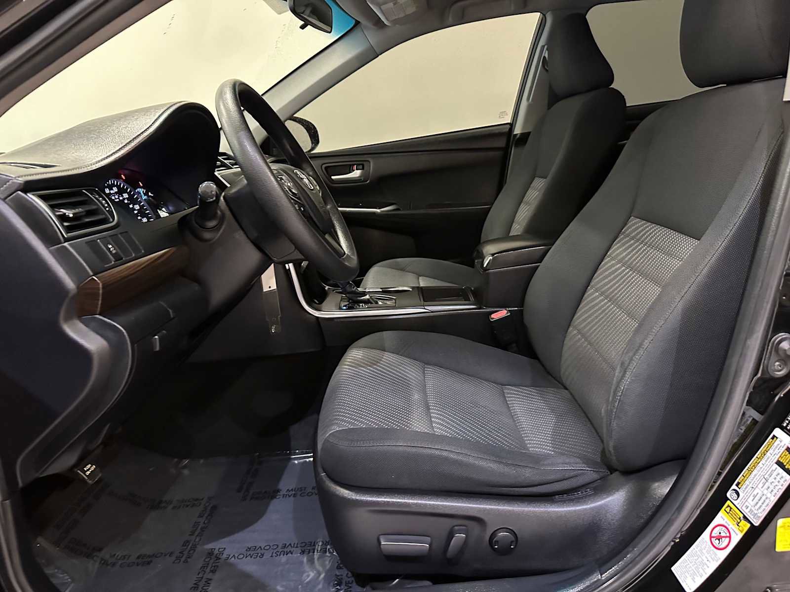 Used 2015 Toyota Camry LE image 19