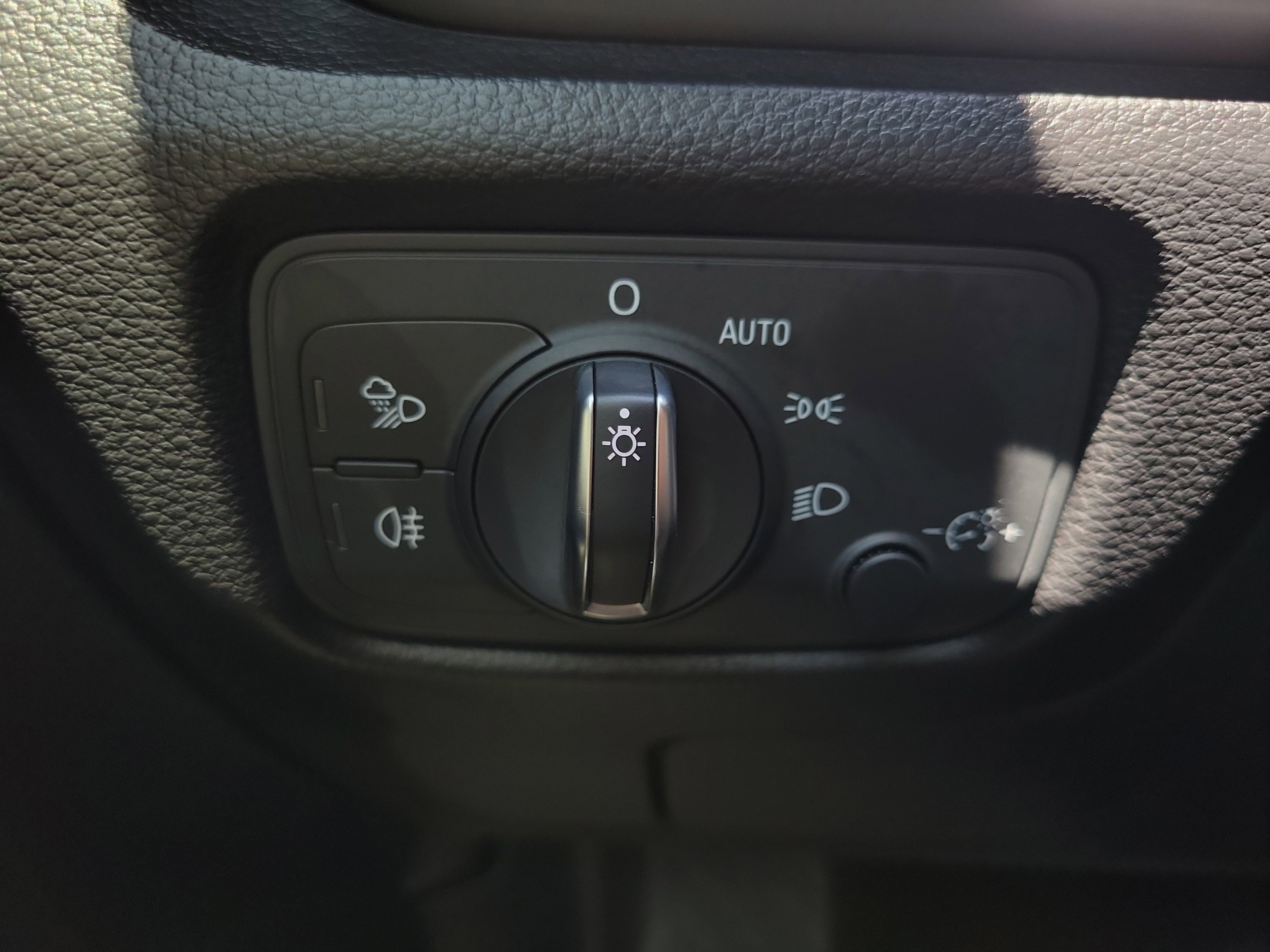 Used 2018 Audi A3 2.0T Premium FWD image 28