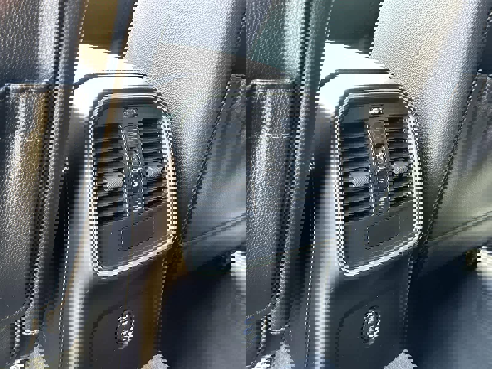 Used 2022 Porsche Macan image 34