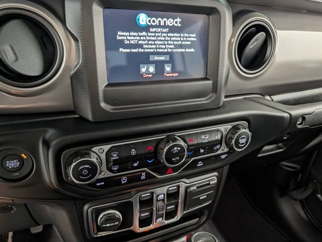 Used 2023 Jeep Gladiator Sport AWD/4WD image 21