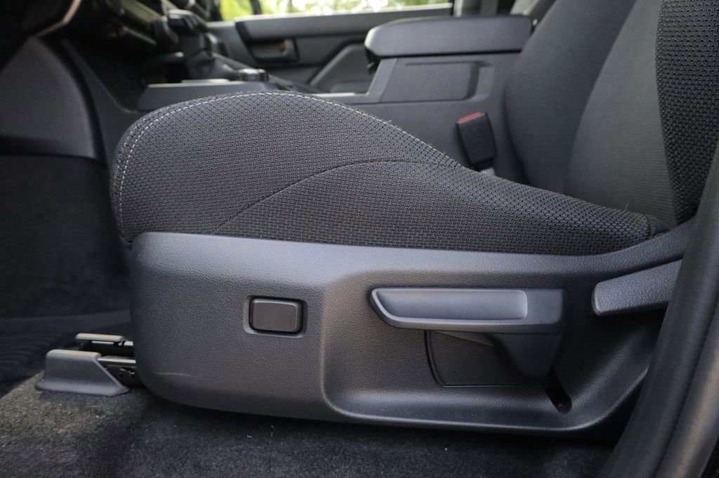 Used 2025 Toyota 4Runner SR5 image 28